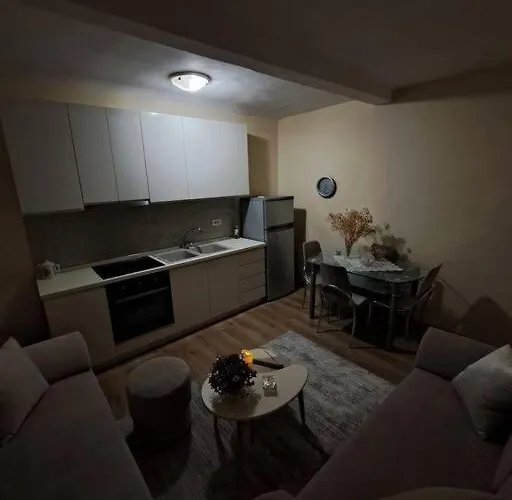 Quiet, Cozy, Luminous Lägenhet