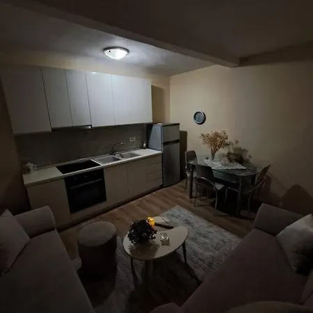 Quiet, Cozy, Luminous Apartment